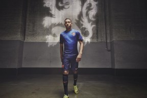 世界杯分组抽签-勒布朗·詹姆斯，极限猎杀五场狂屠，G2再破壁垒